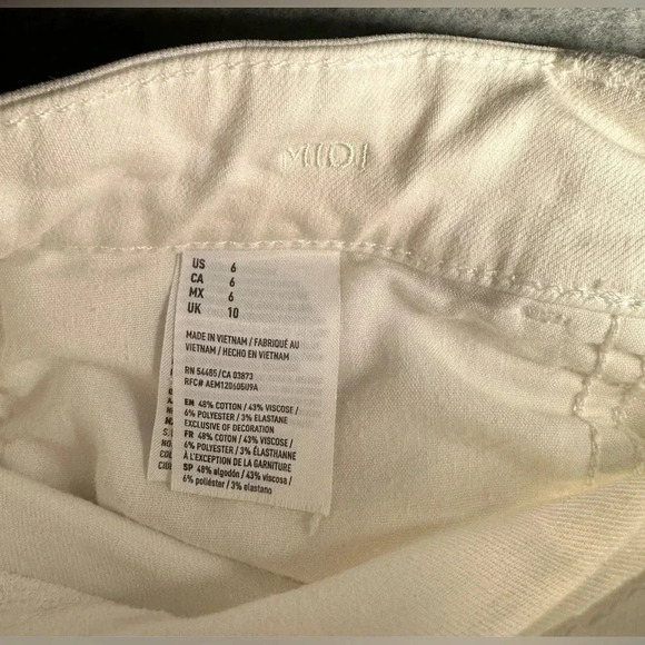 American Eagle white midi super stretch shorts size 6 - Picture 5 of 10